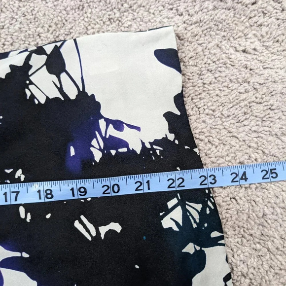 Theory Natasha Silk Floral Blouse Size Small - Picture 7 of 7